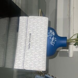 Michael Kors Wallet Bright White Logo